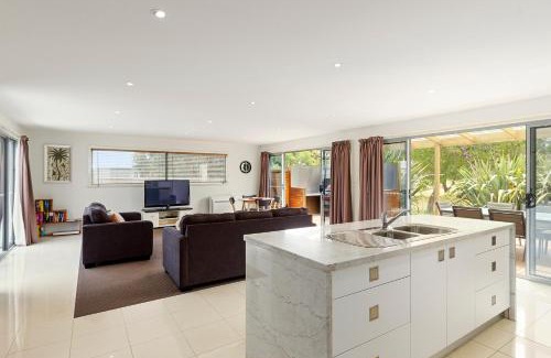 Coles Bay Villa | Family-Friendly Retreat at 170 Hazards View Drive - Unit 2