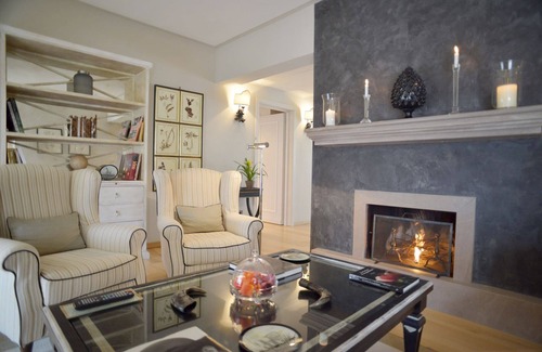 San Casciano dei Bagni Apartment | Spacious Getaway with Panoramic Terrace & Private Pool