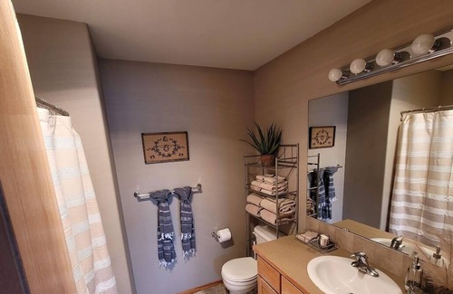 Southwest Bend House | Family-Friendly Retreat near Old Mill District, Pet Welcoming