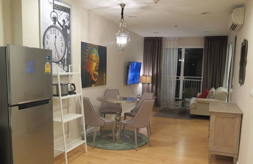 Hua Hin Condo | Beautiful Hi-Floor 100% Seaview 2BR with Pool Access