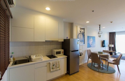 Hua Hin Condo | Beautiful Hi-Floor 100% Seaview 2BR with Pool Access