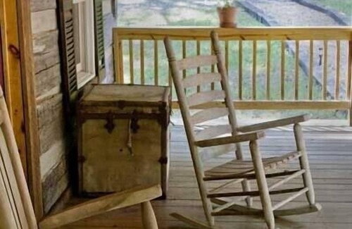 Clinton Cabin | Historic Log Cabin Retreat with Pool in East Tennessee