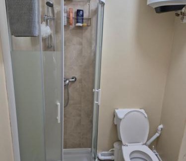 Wexford House | Inviting 17A DB Airbnb: Family-Friendly & Highly Rated Stay
