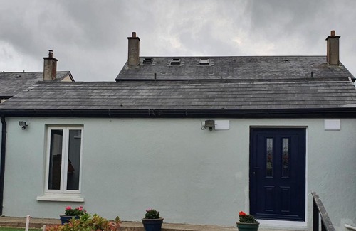 Wexford House | Inviting 17A DB Airbnb: Family-Friendly & Highly Rated Stay