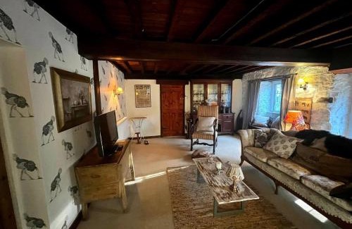 Cowbridge House | Historic 17th Century Cottage on a Family-Friendly Farm