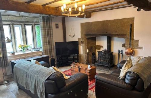 Laycock House | Enchanting 17th Century Cottage with Hidden Garden Oasis