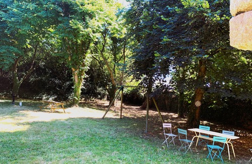 Cite Apartment | Historic Studio on the Pink Granite Coast with Ocean View