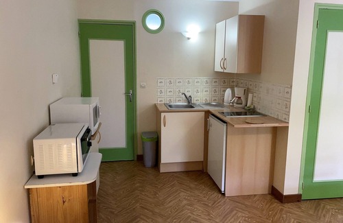Cite Apartment | Historic 17th Century Studio by the Pink Granite Coast