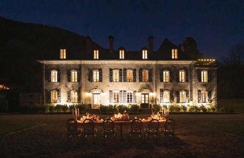 Siradan House | Elegant 17th Century Chateau with Scenic Lake Views