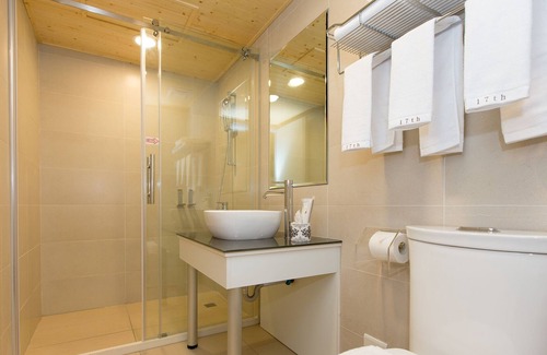 Shoufeng Bed & Breakfast | 17th Summer