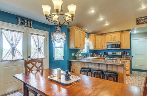 Panguitch House | Ideal Retreat: Explore Bryce Canyon from Your Home Base