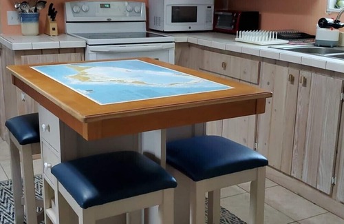 Bahama Palm Shores Cottage | Coastal Getaway Just 18 Miles from MHH Airport