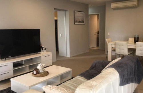 Kings Beach House | Top-Rated Outlook Caloundra in the Heart of Town