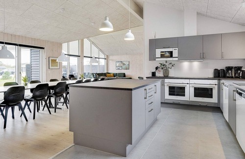 Aalbaek House | Spacious 18-Person Holiday Home in Scenic Ålbæk
