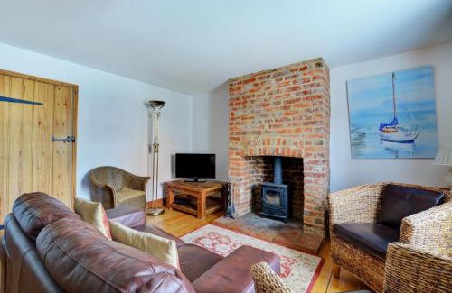 East Rudham House | Comfortable 18 The Green - Pet and Child Friendly Retreat