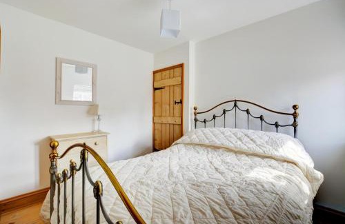East Rudham House | Comfortable 18 The Green - Pet and Child Friendly Retreat