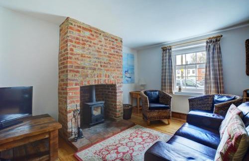 East Rudham House | Comfortable 18 The Green - Pet and Child Friendly Retreat