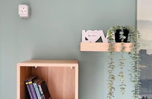 Stefanestii de Jos Apartment | Cozy Retreat at 18 Tiny Room with Pool & Child-Friendly Fun