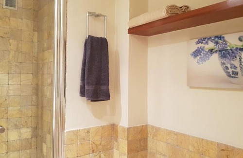 Zaragoza Old Town Apartment | Elegant 18 Torres Alfonso Attic with Pet-Friendly Amenities