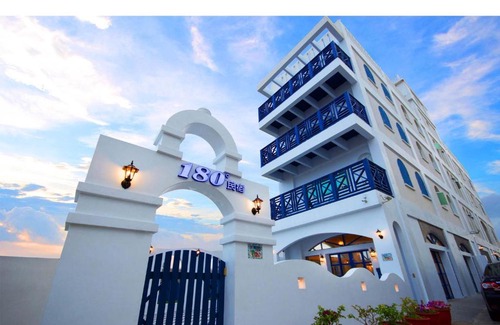 Magong House | Beachfront Bliss at 180 Beach Front Villa – Rated 8.8/10