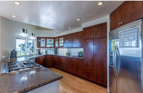 Riviera House | Breathtaking Ocean View with Pet-Friendly Amenities