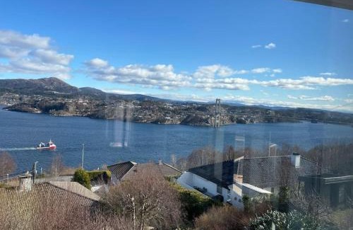 Godvik Villa | Stunning 180 Degrees Seaview Retreat - Pet & Child Friendly