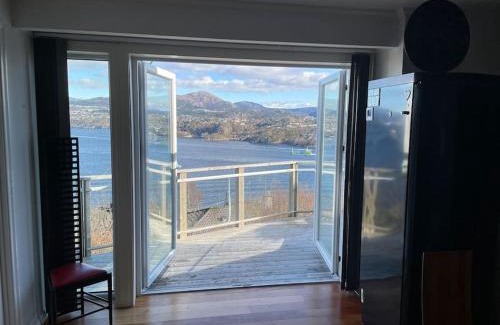 Godvik Villa | Stunning 180 Degrees Seaview Retreat - Pet & Child Friendly