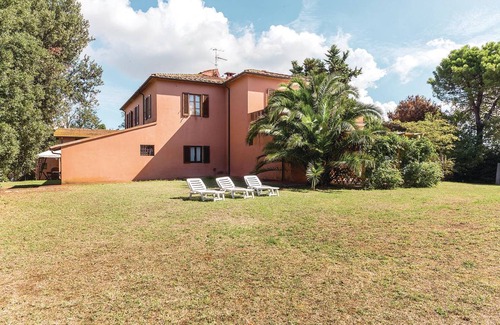 Rosignano Marittimo House | Spacious 180 m² Maisonette with Kitchen for 8 Guests