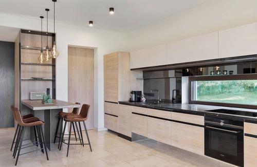 Maria Woerth House | Elegant Villa on Lake Wörthersee with Pool and Spa