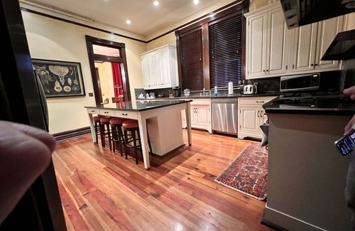 Anniston House | Historic 1800s Home with Modern Amenities & Breakfast