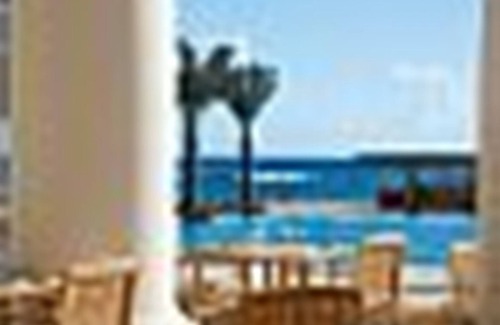 Oyster Pond Apartment | Oceanfront 5-Star Suite with Spa and Pool Access