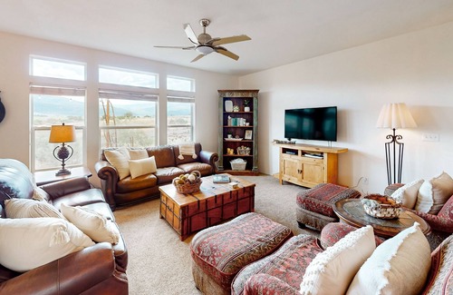 Gypsum House | 180º mountain/valley views & patio - bordering Bureau of Land Management area