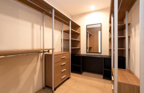 Khlong Tan Nuea Apartment | Cozy Minimalist Studio with City Views - Guest Rated 9/10