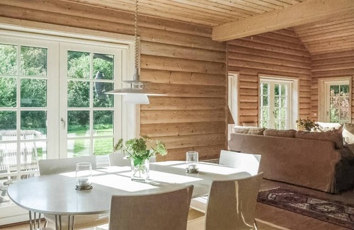Grenaa House | Spacious 3-Bedroom Oceanfront House for Up to 8 Guests