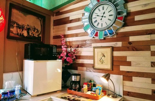 Westside North Bed & Breakfast | Relax at 1812 Overture B&B: Spa, Dining & Top-Rated Stay