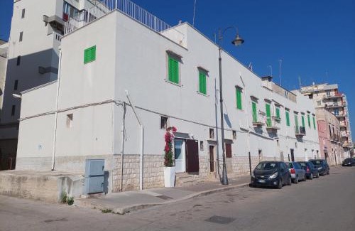 Molfetta Apartment | Top-Rated 1820 Marè with Family-Friendly Amenities