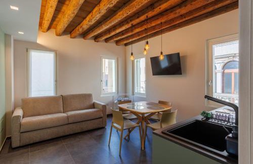 Chioggia House | Experience Comfort at 1823 Room with Breakfast & Hot Tub