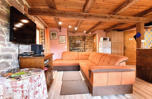 Sainte-Croix-aux-Mines House | Serene Ocean View Retreat: Perfect for Teams & Families