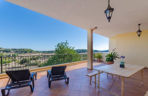 Sineu Villa | Spacious Villa with 3 Bedrooms and Kitchen for 6 Guests
