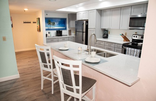 Ormond-by-the-Sea Condo | Exceptional Ocean View Retreat with Pool and Full Kitchen