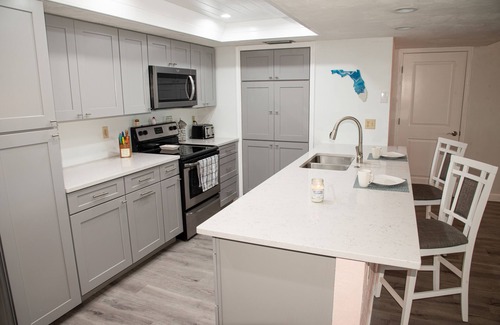 Ormond-by-the-Sea Condo | Exceptional Ocean View Retreat with Pool and Full Kitchen
