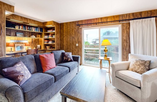 Cape Meares House | Family-Friendly Oceanfront Retreat for 8 Guests