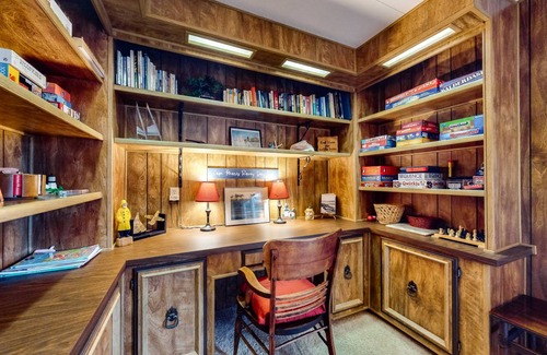 Cape Meares House | Family-Friendly Oceanfront Retreat for 8 Guests