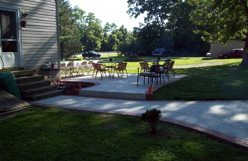 Milan House | 1870 Victorian Inn: Guest Rated 9.8, Pet Friendly & Pool
