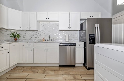 Hagerstown House | Charming 1879 Home on Frederick Street: Top-Notch Amenities