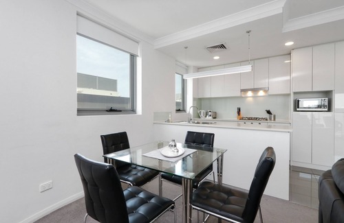 Perth Apartment | Modern Comfort at 188 Apartments with Spa & Kitchen Access