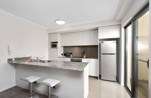 Perth Apartment | Modern Comfort at 188 Apartments with Spa & Kitchen Access