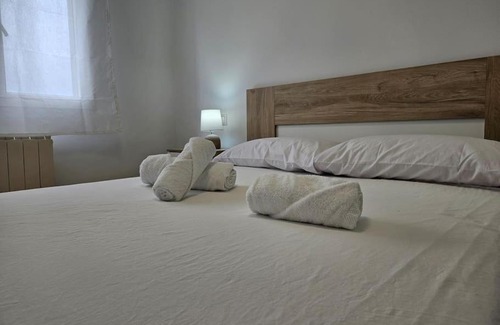 Cimadevilla Apartment | Family-Friendly Stay at 188A Cimadevilla Verde y Mar