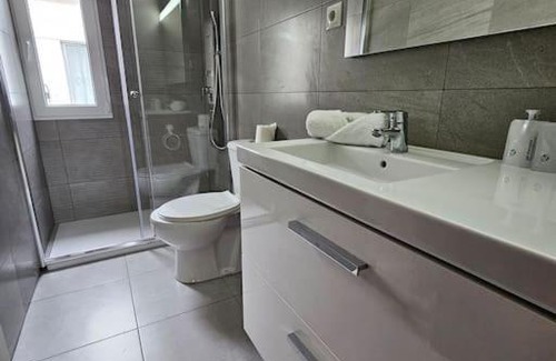 Cimadevilla Apartment | Family-Friendly Stay at 188A Cimadevilla Verde y Mar