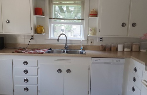 Blackwater House | Historic 1897 Home: Guest Rated 9.8 with Family Amenities